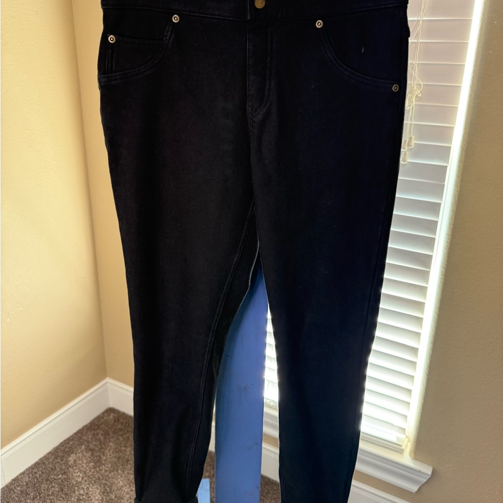 HUE Black Fur Lined Leggings